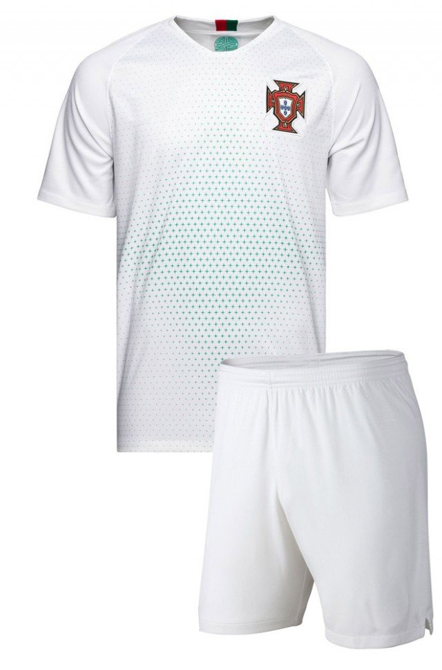 Футбольная форма сборной Португалии 2018 away